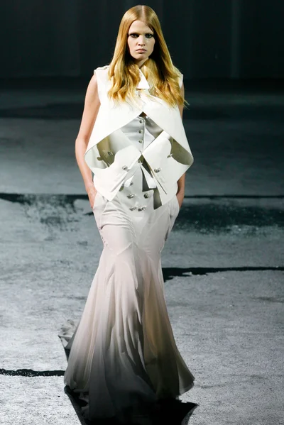 Look 1